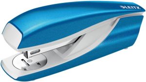 Leitz NeXXt WOW 5502 nietmachine blauw metallic op blister