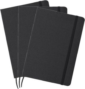 Merkloos Set van 3x stuks luxe schriftjes notitieboekjes zwart met elastiek A5 formaat Schriften