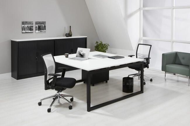 ABC Kantoormeubelen Bureau Vergadertafel O Poot