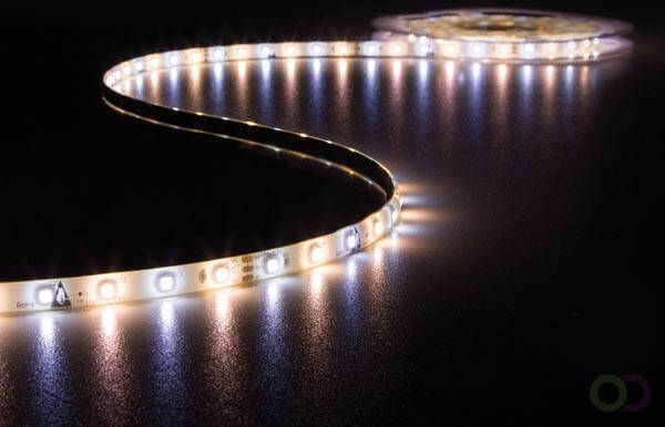 Velleman KIT MET LED-STRIP CONTROLLER EN VOEDING 300 LEDs 5 m 12 VDC WARMWIT & KOUDWIT