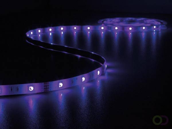 Velleman KIT MET MUZIEKGESTUURDE LED-STRIP CONTROLLER EN VOEDING RGB 150 LEDs 5 m 12 VDC