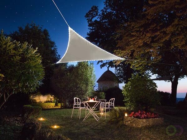 Velleman ZONNEZEIL MET LED-RANDVERLICHTING DRIEHOEK 3.6 x 3.6 x 3.6 m TAUPE