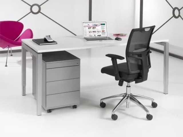ABC Kantoormeubelen 4 poots bureau Kubus breed 120CM diep 60CM bladkleur Beuken framekleur Antraciet (Ral 7016) Antraciet (Ral 7016)/Beuken
