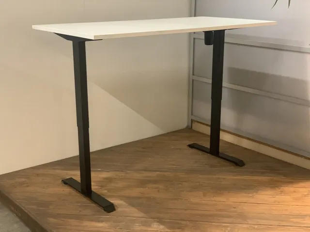 FERBOX - Kantoor & Design FB01 - elektrisch zit sta bureau met memory - zwart onderstel - wit blad - 160 x 80 - NU MET GRATIS USB OPLADER! - NIEUW