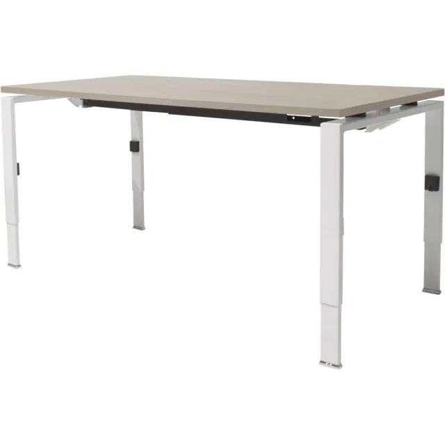 Schaffenburg Linesto N4 bureau, hoogte instelbaar (65-85cm) met 140x80cm halifax eik natuur zwevend 25mm blad en zwart (RAL9005) vierpoot N-frame (poot rechthoekig 66 x 26 mm.), (met geintegreerde kabelgoot) Zwart (RAL9005)/Halifax Eiken