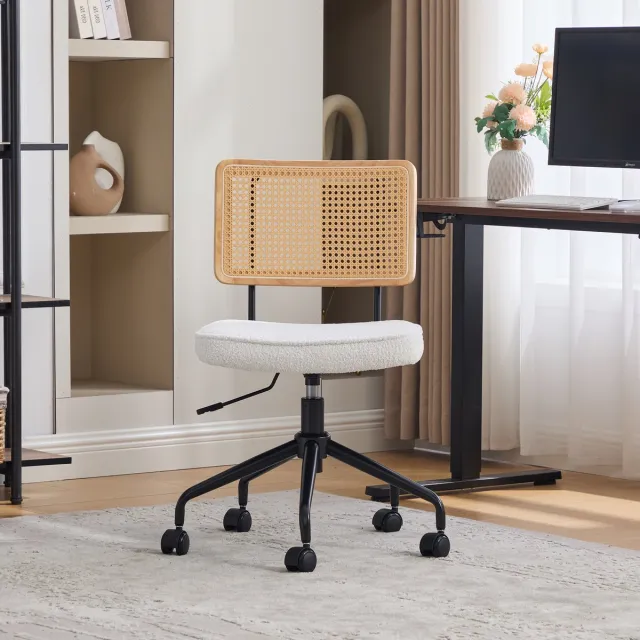 MEUNIQ bureaustoel met wielen en draaifunctie, in hoogte verstelbaar, rotan rugleuning, chenille zitting en houten frame, voor thuiskantoor, studeerkamer of woonkamer, crème Ivory