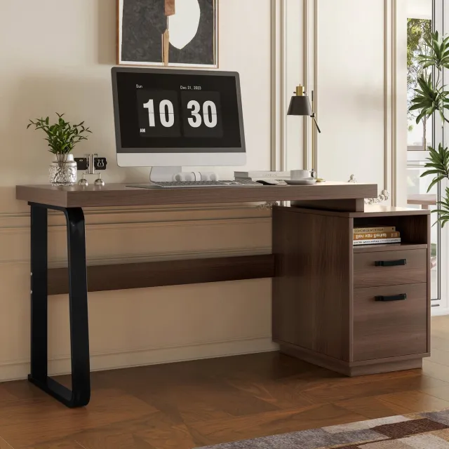 OKWISH Bureau – Minimalistisch Model – 135×54 cm – 1 Open Vak + 1 Geluidsarme Lade – Ruime Werkplek MDF Blad Stalen Buisframe – Bruin